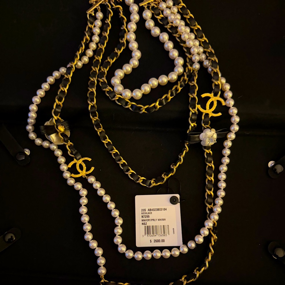 Chanel pearl necklace with 14k gold